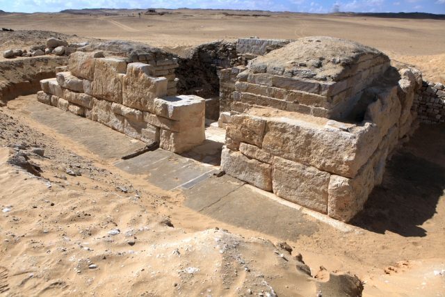 Čeští archeologové našli v Egyptě hrobku  (na snímku je celkový pohled) dosud neznámé Chentkaus III. | foto:  Český egyptologický ústav FF UK / Jaromír Krejčí