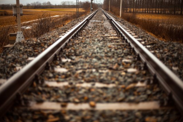 Železnice,  koleje,  vlak | foto: CC0 Public domain,  Fotobanka Pixabay