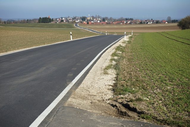 Silnice  (ilustrační foto) | foto: Hans Braxmeier