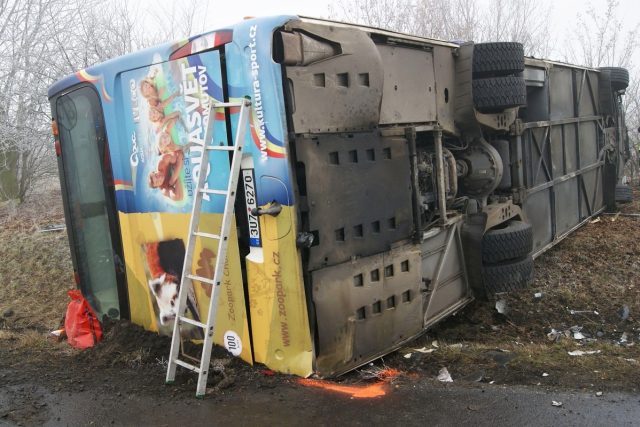 Nehoda autobusu u Panenského Týnce | foto: Jan Beneš,  Český rozhlas