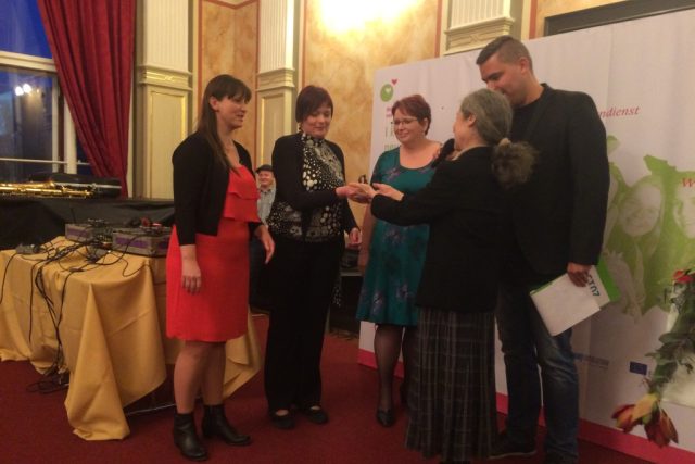 Dobrovolníci převzali cenu Křesadlo 2015 | foto: Gabriela Hauptvogelová,  Český rozhlas