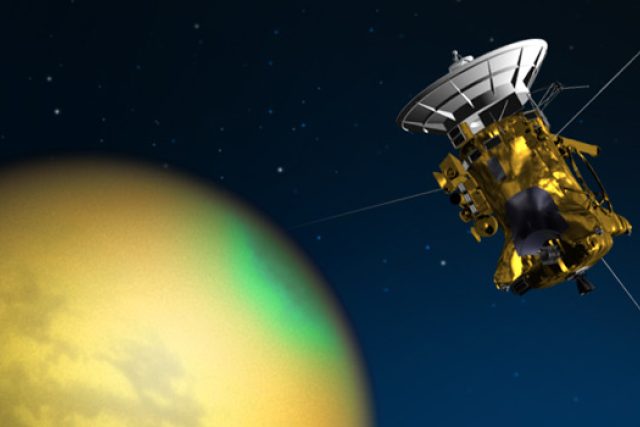Americká sonda Cassini už více než 11 let obíhá kolem Saturnu | foto: NASA/JPL-Calech / University of Arizona 