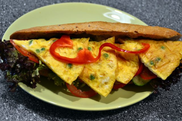 Obložená bageta s omeletou | foto: Dáša Kubíková,  Český rozhlas