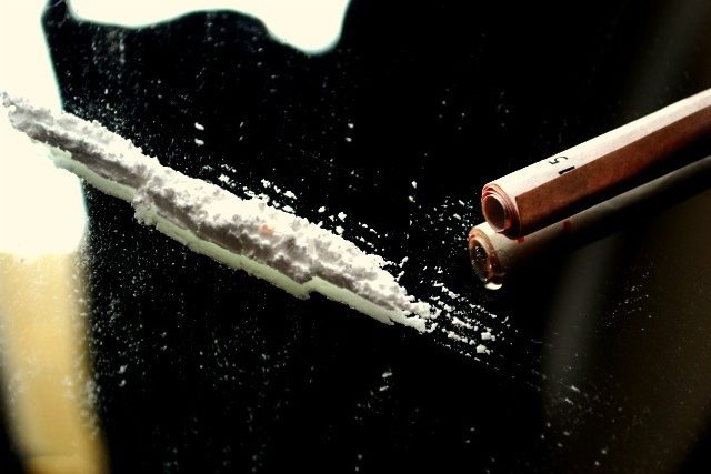 drogy - kokain - pervitin - šňupání - šňupat | foto:  CC BY-NC-SA 2.0,  Elle Kay