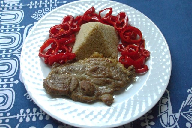 Vepřový steak s kuskusem a paprikou | foto: Stanislava Brádlová,  Český rozhlas