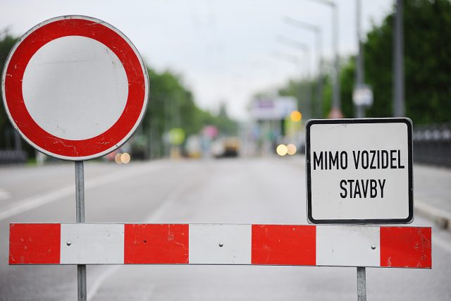 Uzavírka mostu  (ilustr. obr.) | foto: Honza Ptáček,  Český rozhlas