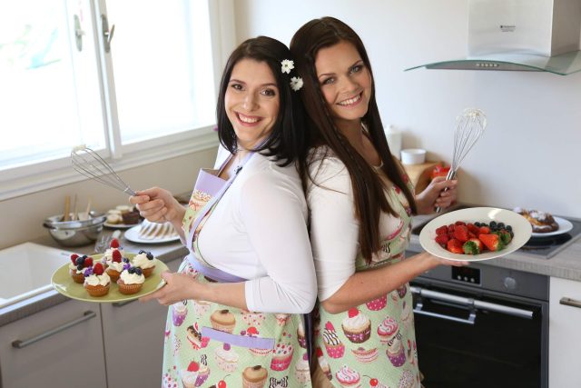Autorky bezlepkové kuchařky Kateřina Knížková a Petra Jeníčková | foto:  Argumentor,  Karolína Kubcová