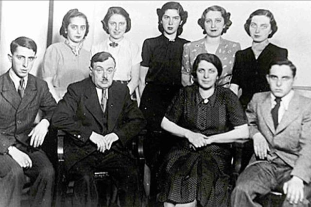 Z devíti členů rodiny Flusserových se z koncentračního tábora vrátila jen jedna žena | foto:  archiv rodiny Flusserových