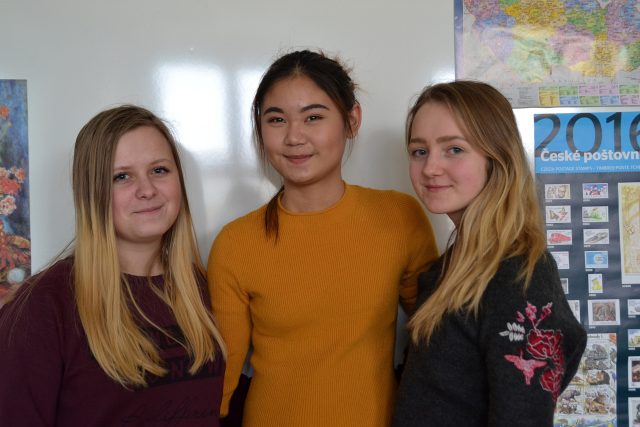Jetaime  (uprostřed),  thajská studentka | foto: Dáša Kubíková,  Český rozhlas