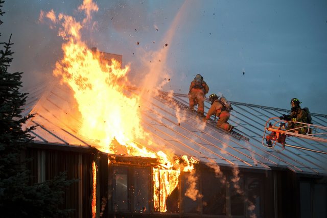 Oheň,  požár,  hasiči,  zásah  (ilustrační fotografie) | foto: Creative Commons CC0 1.0 Universal,  Fotobanka Pixabay