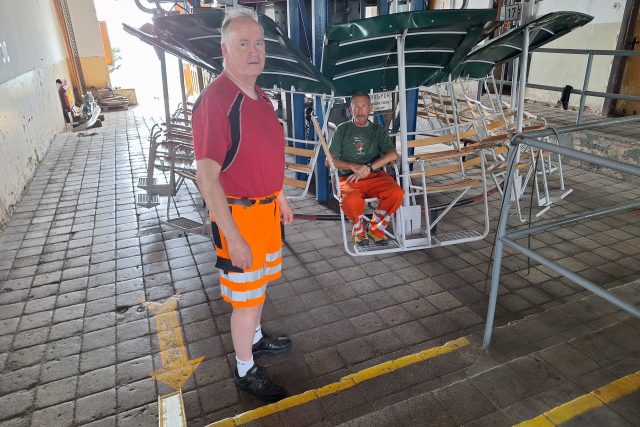 Lanovka na Komáří Vížku,  s revizí pomáhají dobrovolníci | foto: Jana Vitásková,  Český rozhlas