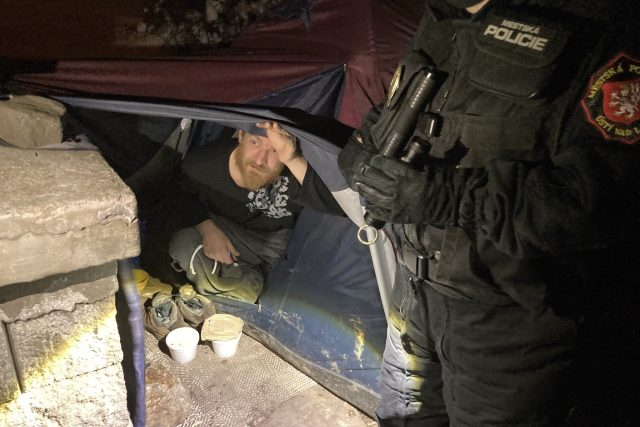 Někteří ústečtí bezdomovci dostali 11. února teplé jídlo | foto: Gabriela Hauptvogelová,  Český rozhlas
