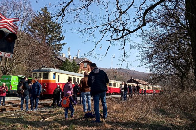 Na nádraží v Telnici přijel první vlak na obnovené Kozí dráze | foto: Jana Vitásková,  Český rozhlas