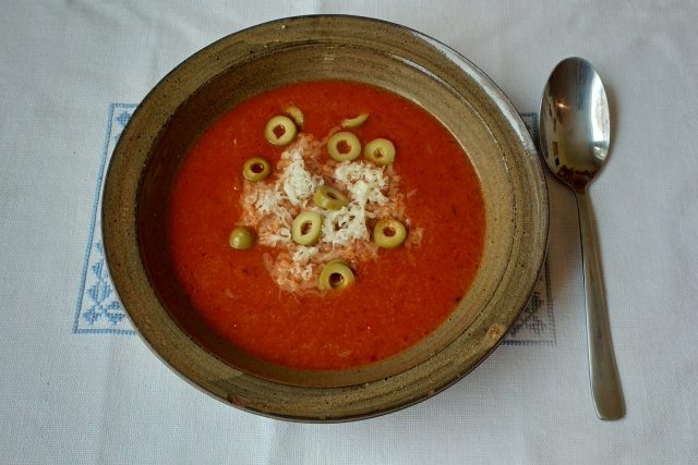Rajská polévka se sýrem a olivami | foto: Stanislava Brádlová,  Český rozhlas
