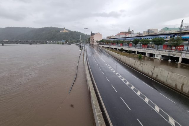 Labe v Ústí nad Labem 16. září ráno | foto: Jan Bachorík,  Český rozhlas