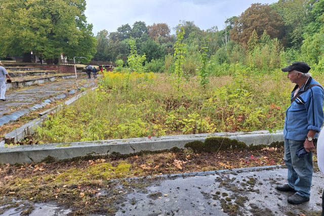 Teplice,  bývalá plovárna. Tady býval bazén,  ale v současnosti je zasypaný | foto: Jana Vitásková,  Český rozhlas