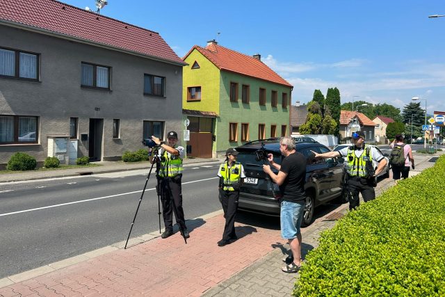 Policisté v Ústeckém kraji se začátkem prázdnin posilují kontroly na silnicích | foto: Lucie Heyzlová,  Český rozhlas