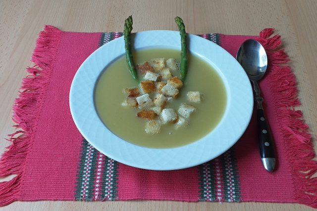 Chřestová polévka s krutony | foto: Stanislava Brádlová,  Český rozhlas