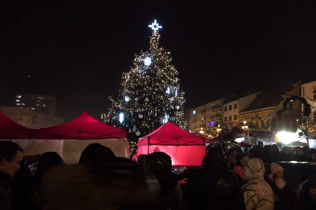 Rozsvěcení vánočního stromu v Děčíně | foto: Daniela Pilařová,  Český rozhlas