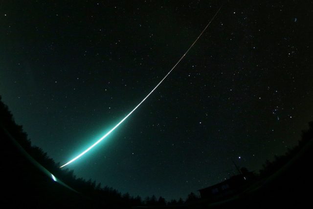Jasný meteor - bolid ozářil 19. listopadu 2020 oblohu nad velkou částí České republiky | foto:  Astronomický ústav AV ČR