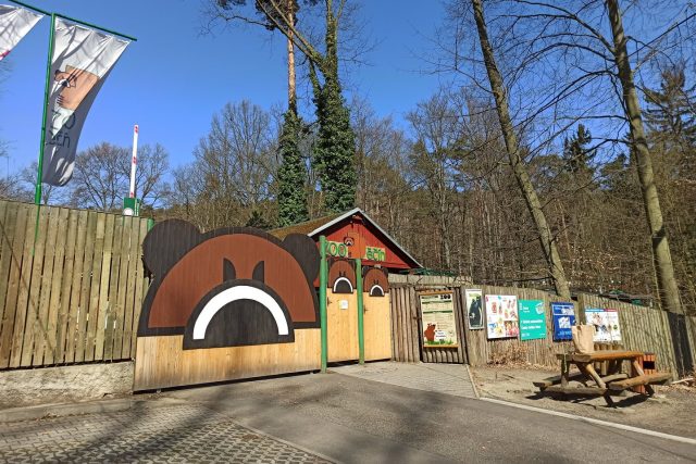 Uzavřená brána děčínské zoo | foto: Zoo Děčín
