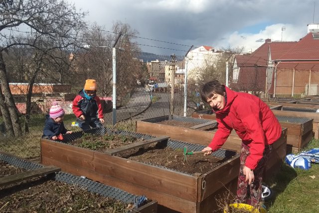 Komunitní zahrady ožívají po loňském útlumu zaviněném první vlnou covidu | foto: Jana Vitásková,  Český rozhlas