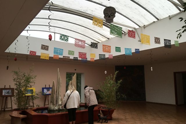 Botanická zahrada v Teplicích je vyzdobená ve stylu mexického svátku mrtvých | foto: Gabriela Hauptvogelová,  Český rozhlas