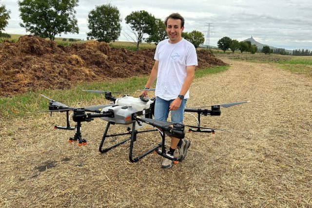 Zemědělci v Klapém na Litoměřicku testují drony | foto: Lucie Heyzlová,  Český rozhlas