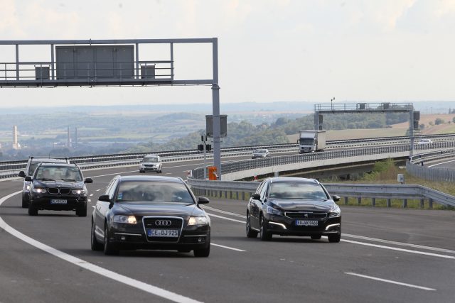 Automobily na dálnici D8  | foto: Iveta Lhotská,  MAFRA / Profimedia