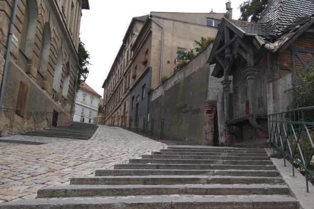 Žatec,  Trafička v ulici Nádražní schody před opravou | foto: Jana Vitásková,  Český rozhlas