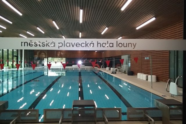 Plavecká hala v Lounech využívá nařízenou uzavírku k opravám | foto: Jana Vitásková,  Český rozhlas