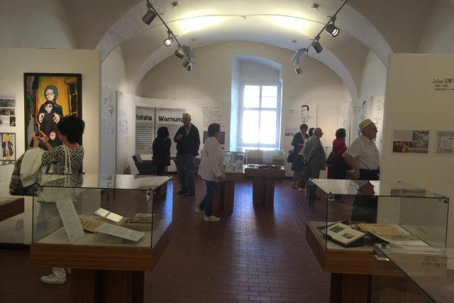 Odraz dějin v osudech knih a lidí ukazuje výstava v Regionálním muzeu v Teplicích | foto: Gabriela Hauptvogelová,  Český rozhlas