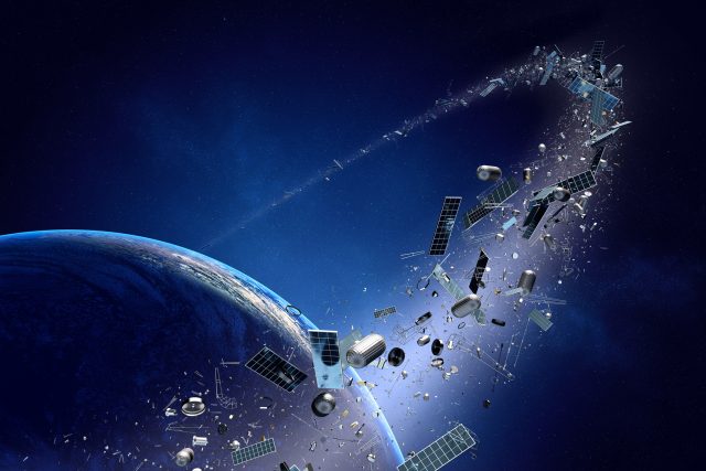 Kosmický odpad je nebezpečný pro fungující družice. Ilustrační obrázek | foto: Shutterstock