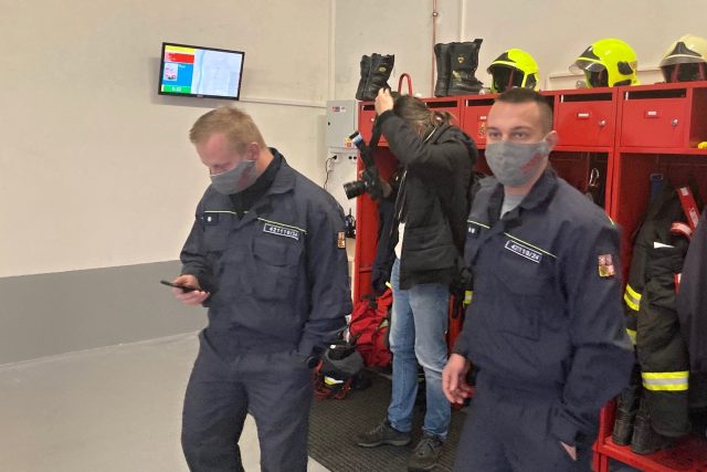 Město Děčín pořídilo svým dobrovolným hasičům systém,  který jim pomůže při výjezdech na zásahy | foto: Daniela Pilařová,  Český rozhlas