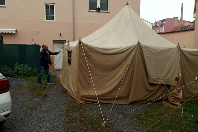 Teplice,  vyhřívaný stan pro nocování bezdomovců | foto: Jana Vitásková,  Český rozhlas