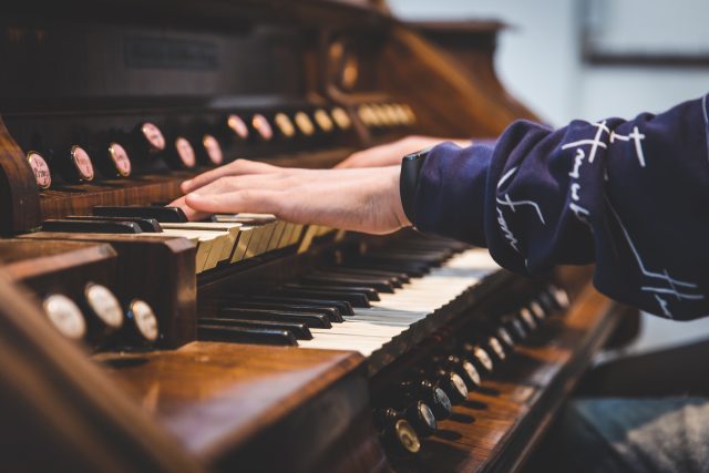 Hra na varhany  (ilustr. obr.) | foto: Petr Macek