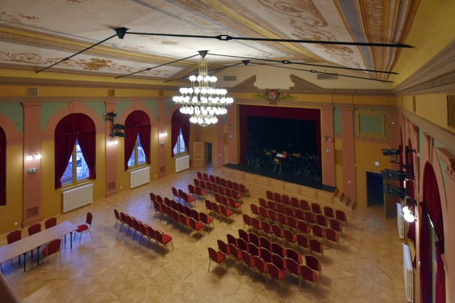 V Lokti na Sokolovsku skončila rekonstrukce secesního kulturního domu Dvorana | foto: Slavomír Kubeš,  ČTK