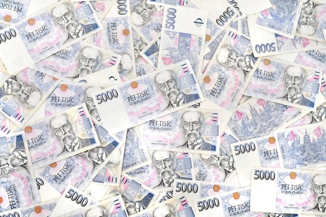 Peníze  (ilustrační foto) | foto: Fotobanka Profimedia