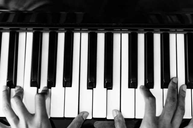 piáno - klavír - hra na klavír | foto: Pexels,  CC0 1.0
