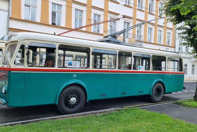 Teplice si připomněly 70. výročí zavedení trolejbusů v městské hromadné dopravě | foto: Jan Bachorík,  Český rozhlas