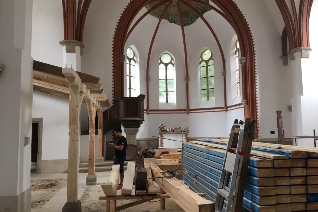 Práce na obnově „Červeného kostela“ ve Varnsdorfu pokračují | foto: Daniela Pilařová,  Český rozhlas