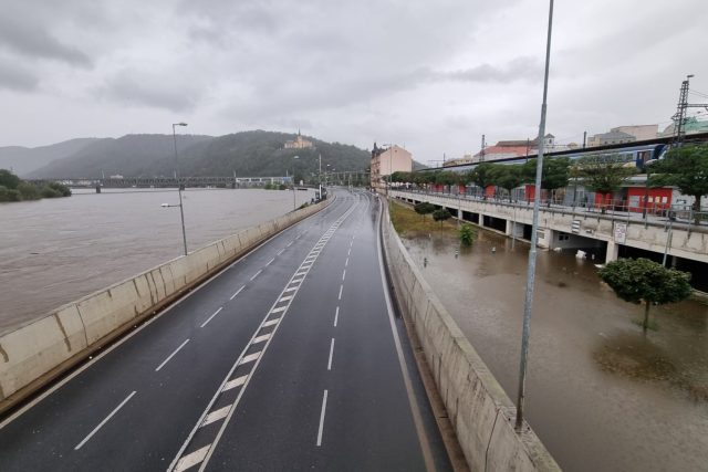 Labe v Ústí nad Labem 16. září ráno | foto: Jan Bachorík,  Český rozhlas