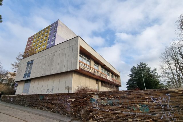 Ústí nad Labem začalo budovat odlehčovací službu pro hendikepované a seniory v někdejším domě dětí a mládeže v Krásném Březně | foto: Jan Bachorík,  Český rozhlas