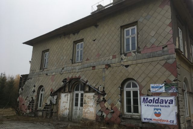 Moldava v Krušných horách,  nádražní budova | foto: Gabriela Hauptvogelová,  Český rozhlas