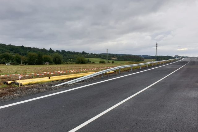 Přivaděč k dálnici D8 u Roudnice nad Labem | foto: Jan Bachorík,  Český rozhlas