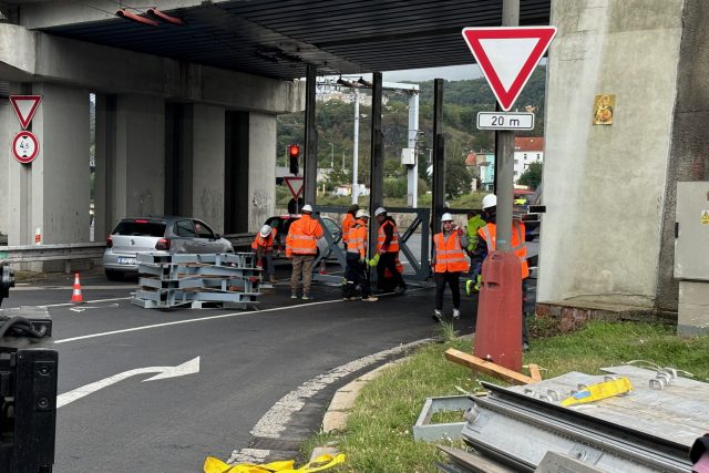 V Ústí nad Labem na křižovatce Pětimostí začíná stavba protipovodňové stěny | foto: Daniela Pilařová,  Český rozhlas