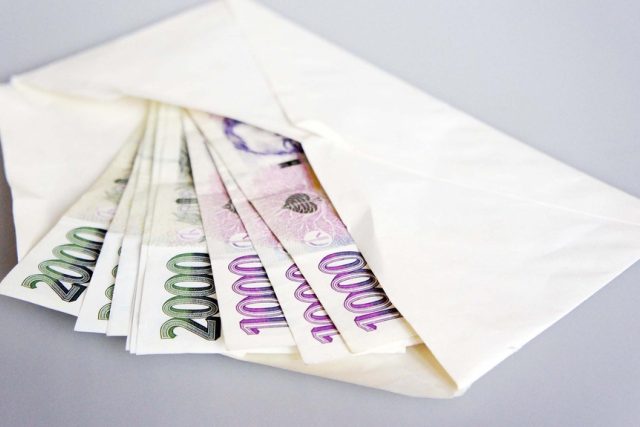 Peníze  (ilustr. foto) | foto: Shutterstock