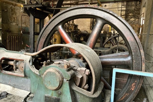 Ústeckým muzejníkům se podařilo zachránit unikátní 100 let staré stroje z bývalé Schichtovy továrny | foto: Gabriela Hauptvogelová,  Český rozhlas