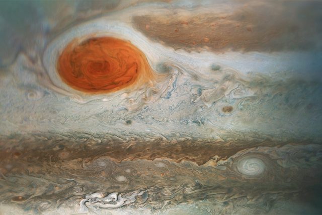 Velká rudá skvrna na Jupiteru. Snímek pořídila sonda Juno | foto: NASA/JPL-Caltech/SwRI/MSSS/ Gerald Eichstädt /Seán Doran,  CC BY-NC 2.0