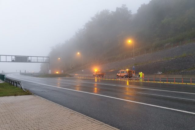 Bezpečnostní zkoušky tunelů Panenská a Libouchec uzavřely drážďanskou dálnici D8 | foto: Jan Bachorík,  Český rozhlas